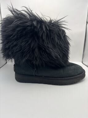 Ugg Classic Short Sheepskin Cuff Fuzzy Boots Women Size 10